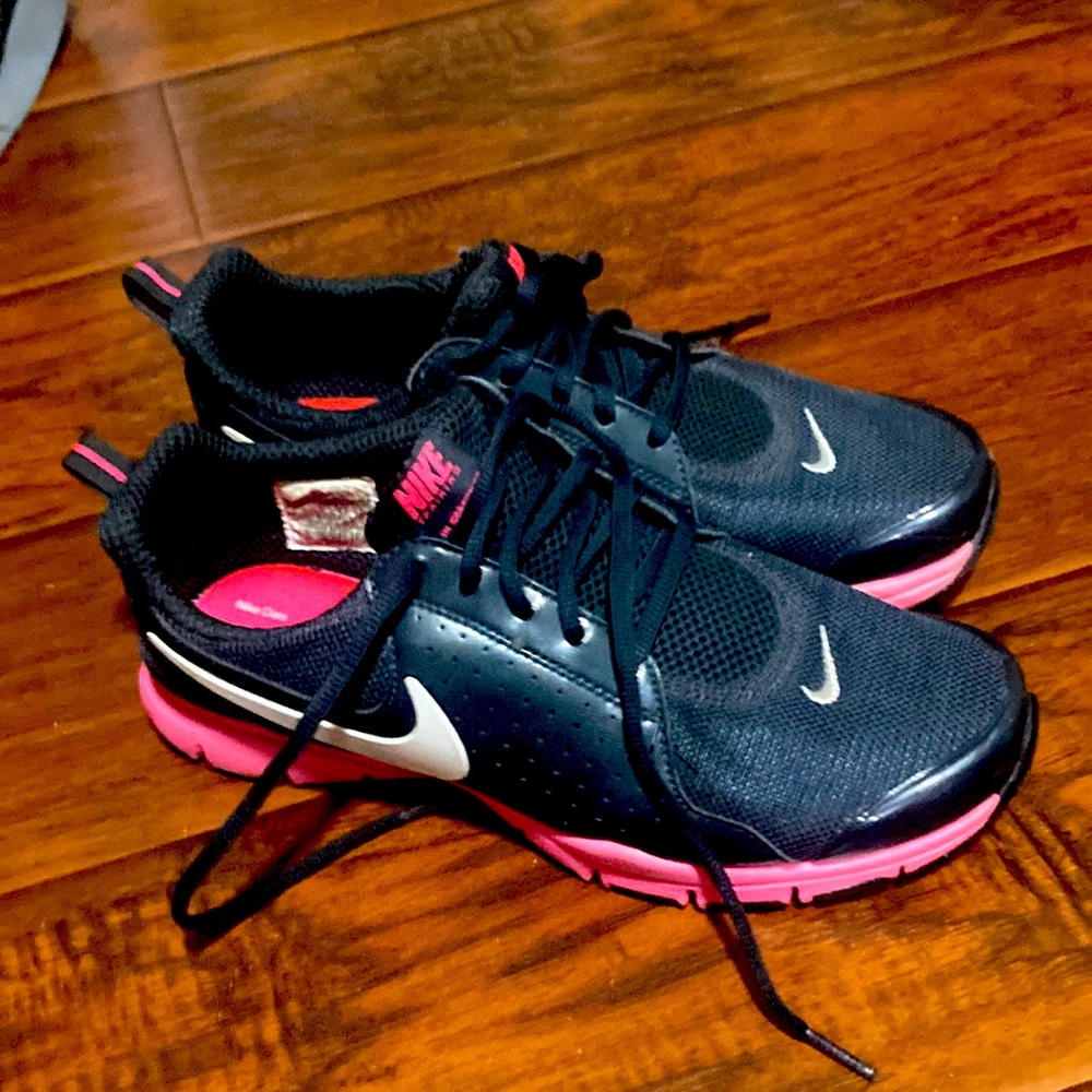 Nike training black with pink heels
